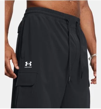 Under Armour Pantaloncini Cargo 20 Cm Vibe Woven Nero | Under Armour | 