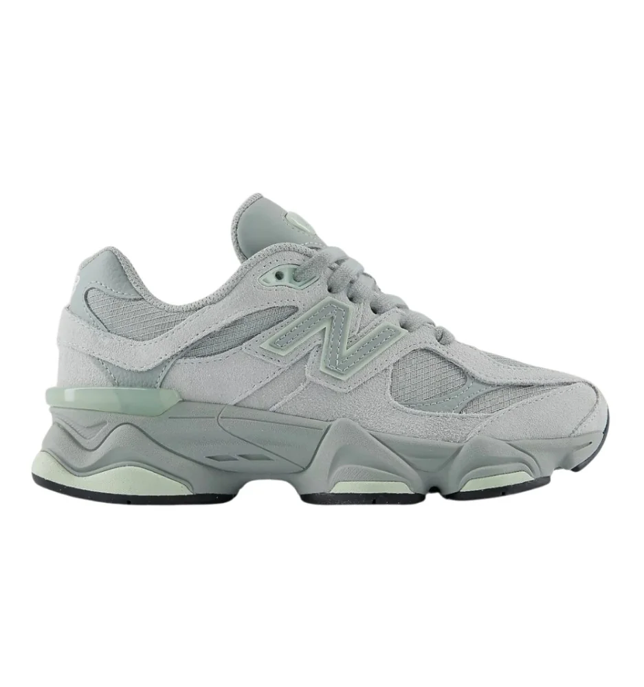 New Balance Scarpe 9060 Jr Bayberry Lone Star Grigio G90606LN New Balance Scarpe 9060 Jr Bayberry Lone Star Grigio G90606LN